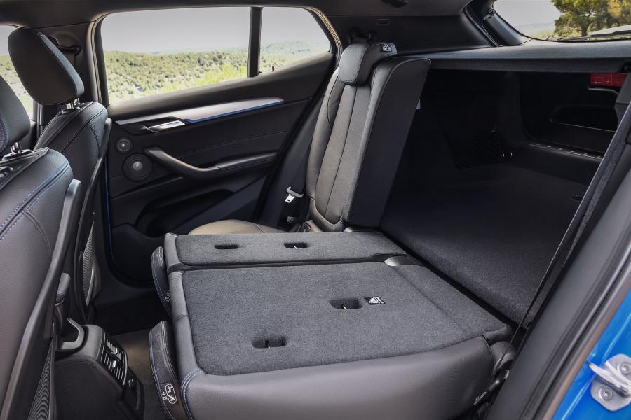 Интерьер BMW X2 sDrive20i M Sport (F39) 2018 года  (WW) (фото 9 из 33)